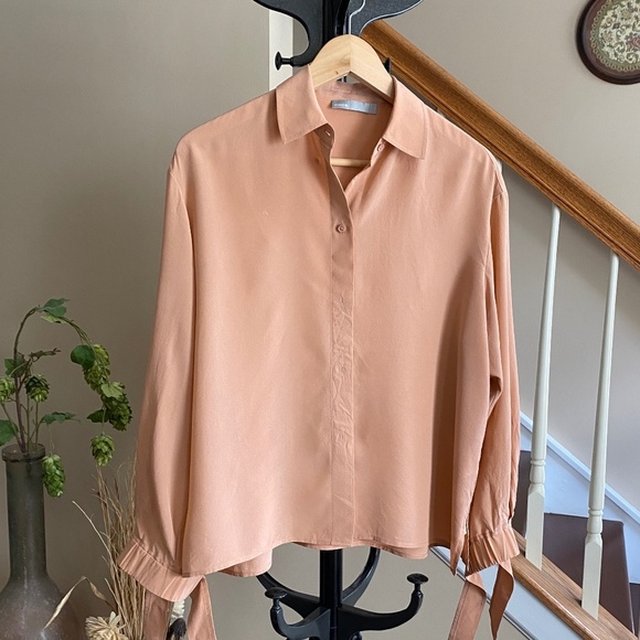 Vince 100% Silk Button Front Blouse w/Tie-Sleeve in Salmon Size Small - Picture 6 of 16